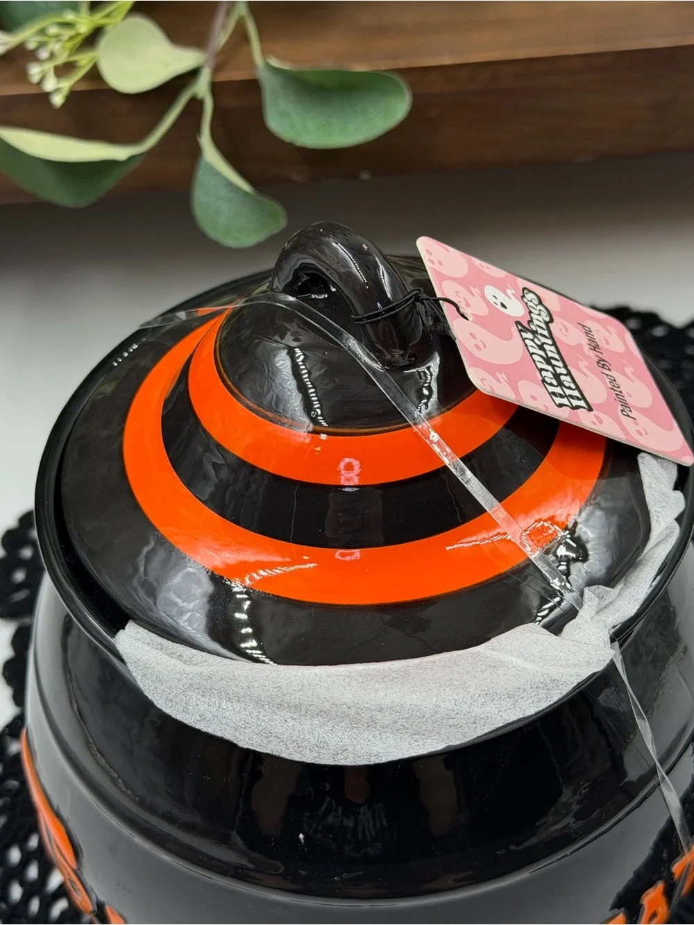 happy hauntings trick or treat ceramic cauldron cookie jar nwt